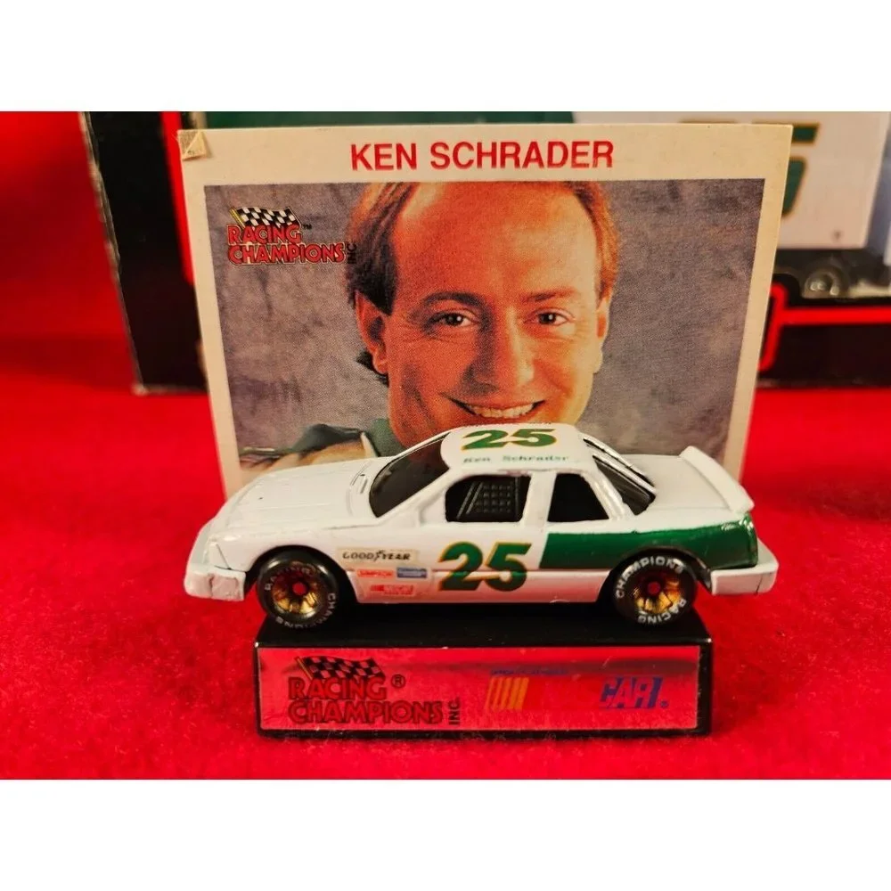 KEN‎ SCHRADER NASCAR #25 TRANSPORTER BUNDLE w/MATCHING STOCKCAR & PLAYER CARD